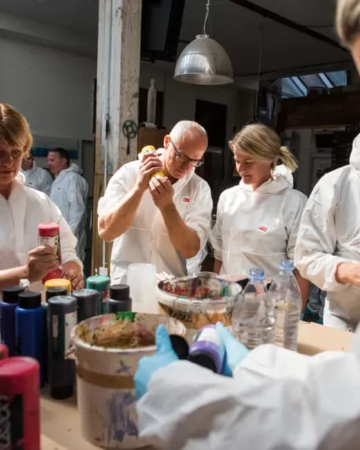 Action Painting als Mitarbeiterevent in der Schweiz