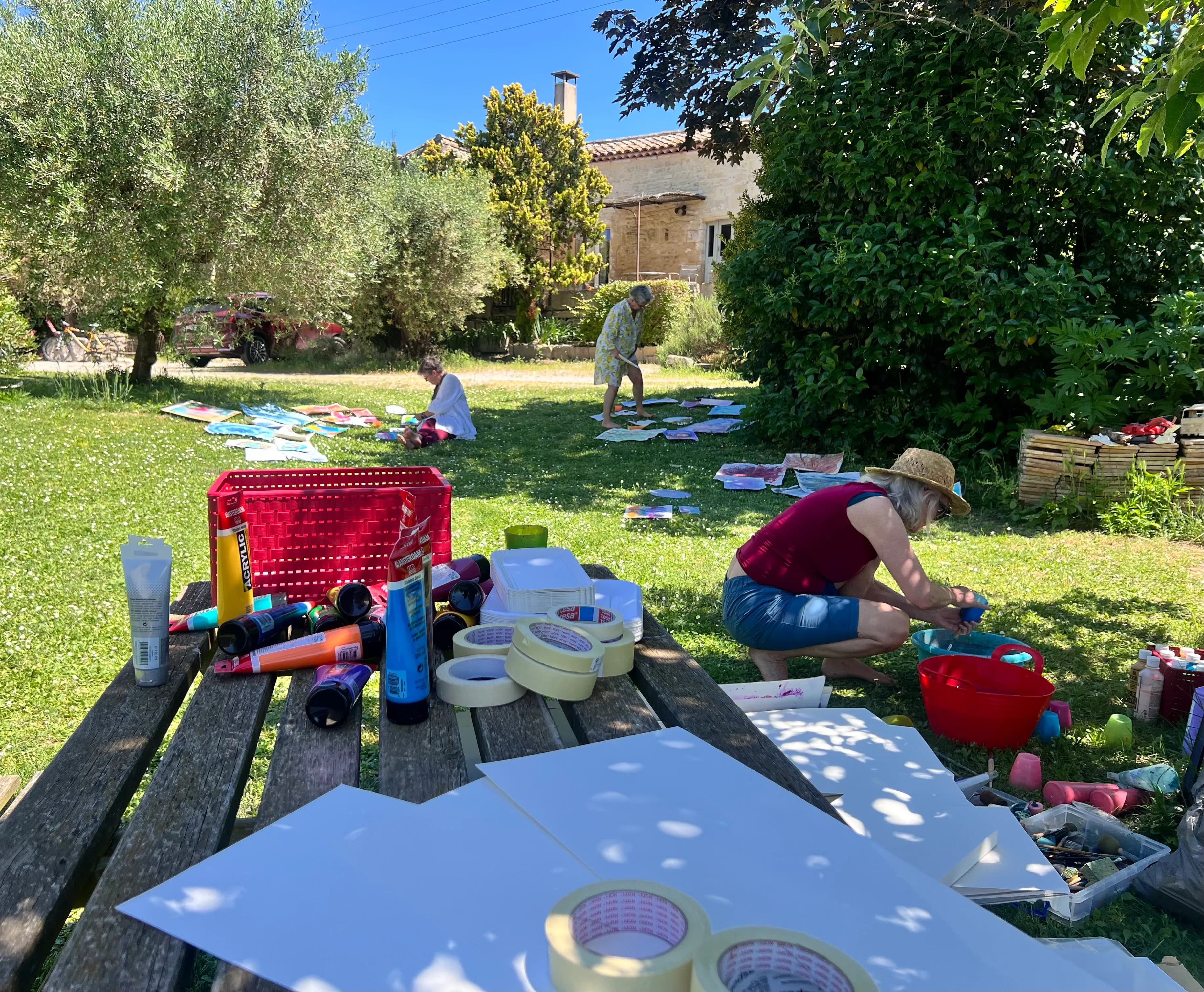 Kreativität entfalten mit intuitivem Kunstprozess im Atelier in Zürich