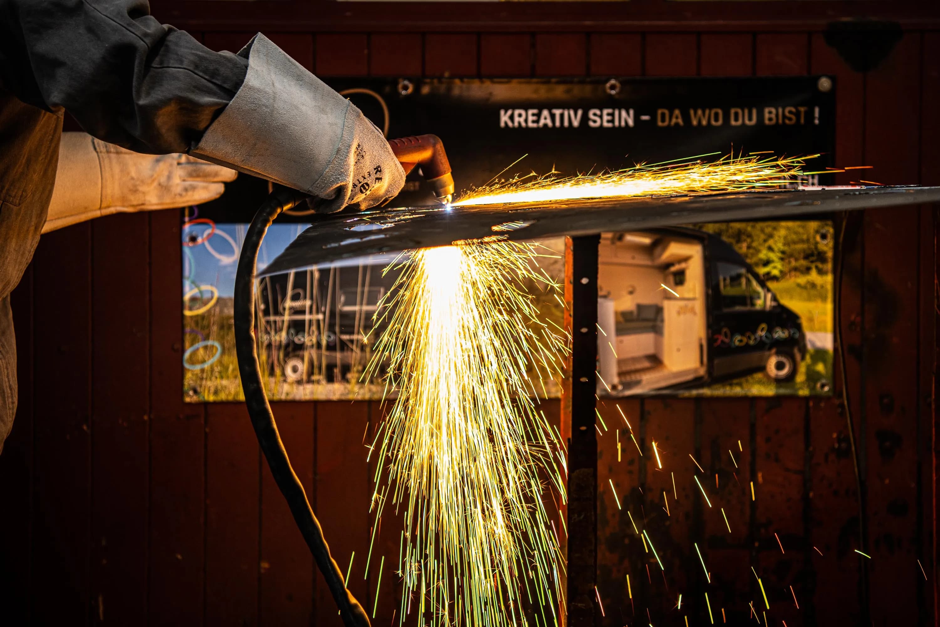 Kreatives Teamevent mit Metallskulpturen in der Schweiz