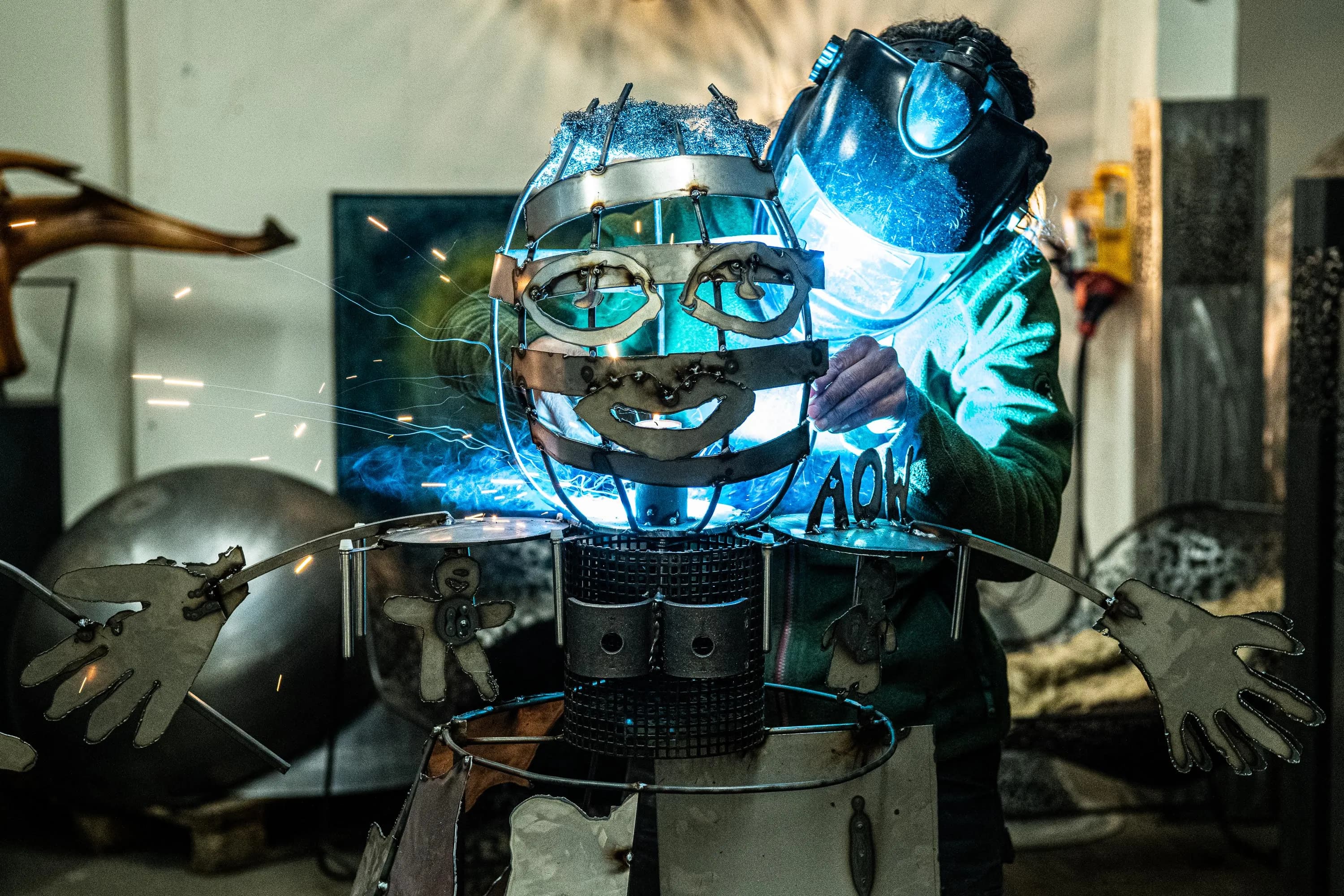 Kreatives Teamevent mit Metallskulpturen in der Schweiz