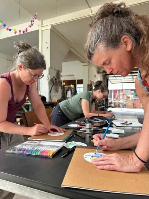 Kann Kunsttherapie bei persönlicher Entwicklung helfen?